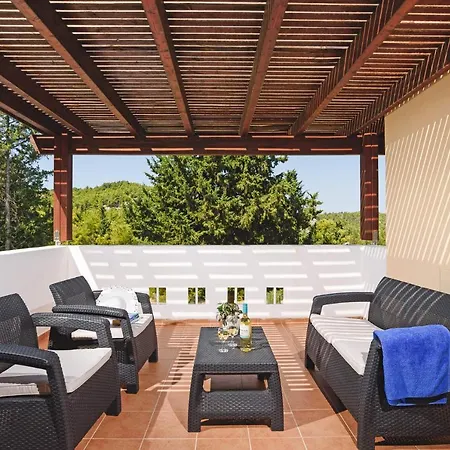 Dimitra Springs By Kolímbia